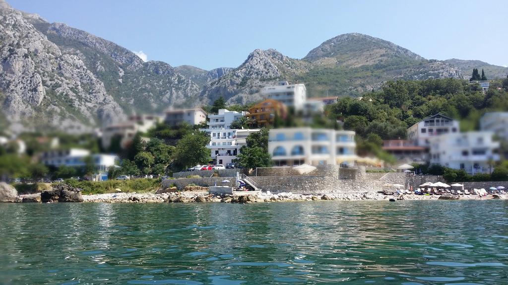 Two Palms Apartment Sutomore Dış mekan fotoğraf